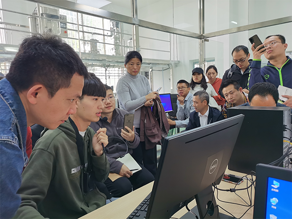 公司赴江西農(nóng)業(yè)大學(xué)進(jìn)行項目培訓(xùn)